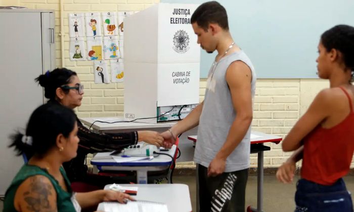Leia mais sobre o artigo Com envelhecimento da população, eleitorado jovem recua 22% em 16 anos