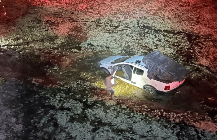 Leia mais sobre o artigo Motorista perde controle de carro e cai em rio no interior do RN