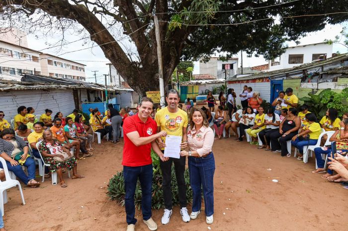Leia mais sobre o artigo Cadu de Lula reafirma compromisso com o direito à moradia em visita à Ocupação Padre Tiago Theisen, na Zona Oeste de Natal