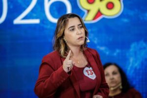 Leia mais sobre o artigo DEBATE 98 FM: Samanda enfrenta candidato da extrema direita e chama grupo de “turma da contradição e do atraso” e defende legado de Fátima