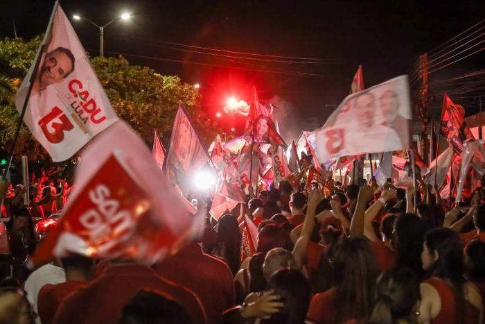 Leia mais sobre o artigo Cadu de Lula é recebido em Santa Maria com uma grande festa nas ruas da cidade