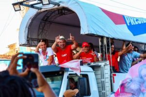 Leia mais sobre o artigo Cadu de Lula comanda carreata histórica das ruas de Natal à Parnamirim