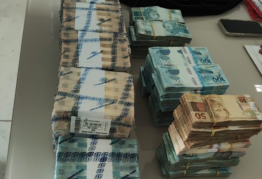 Leia mais sobre o artigo PF apreende mais de R$ 1,5 milhão em espécie e apura possível caixa dois eleitoral no RN