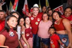 Leia mais sobre o artigo Multidão toma as ruas de Vera Cruz para acompanhar e declarar apoio a Cadu de Lula