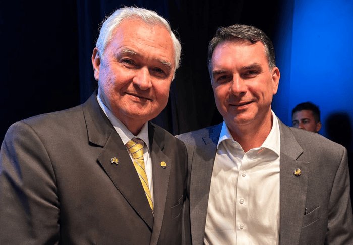 Leia mais sobre o artigo General Girão reafirma aliança inabalável e convoca para grande agenda com Flávio Bolsonaro no RN