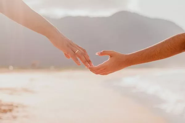 Leia mais sobre o artigo Casal será indenizado em R$ 22 mil após cobrança indevida para realização de casamento em hospedagem de Pipa