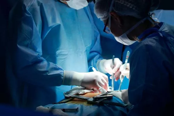 Leia mais sobre o artigo Ceará-Mirim: Justiça determina cobertura de cirurgia bariátrica e condena plano de saúde por danos morais