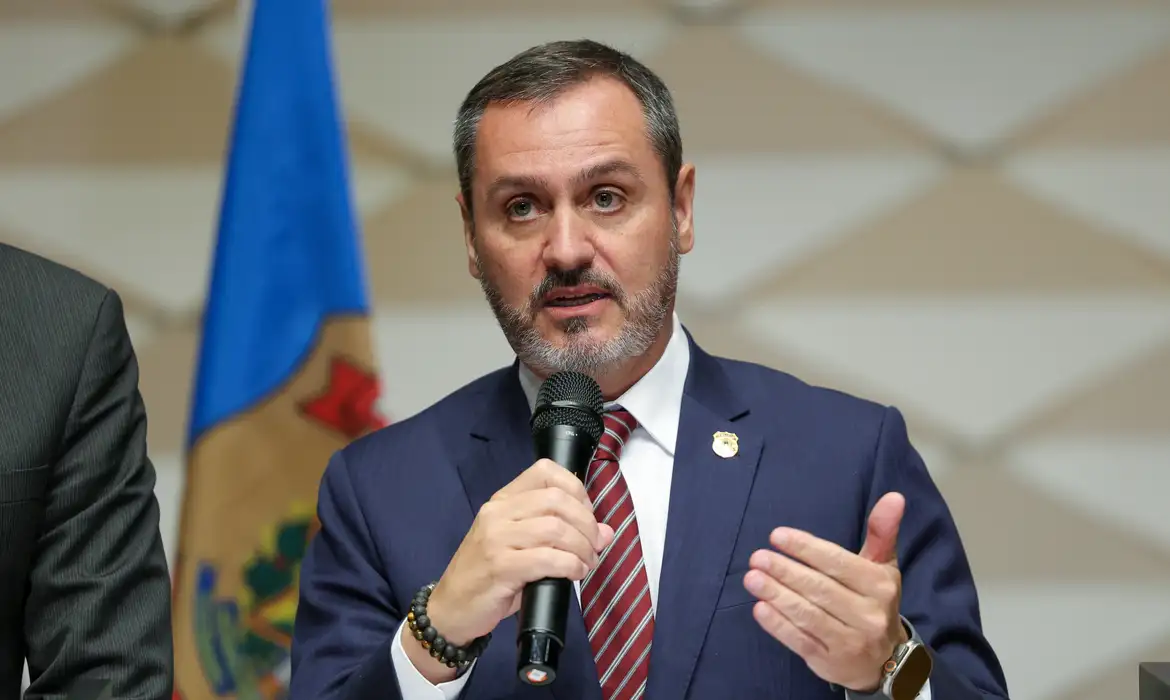 Leia mais sobre o artigo Mendonça afasta Andrei Rodrigues da direção-geral da Polícia Federal