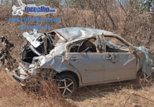 Leia mais sobre o artigo Acidente entre carro e motocicleta deixa uma pessoa morta e duas feridas na BR-304, em Assú