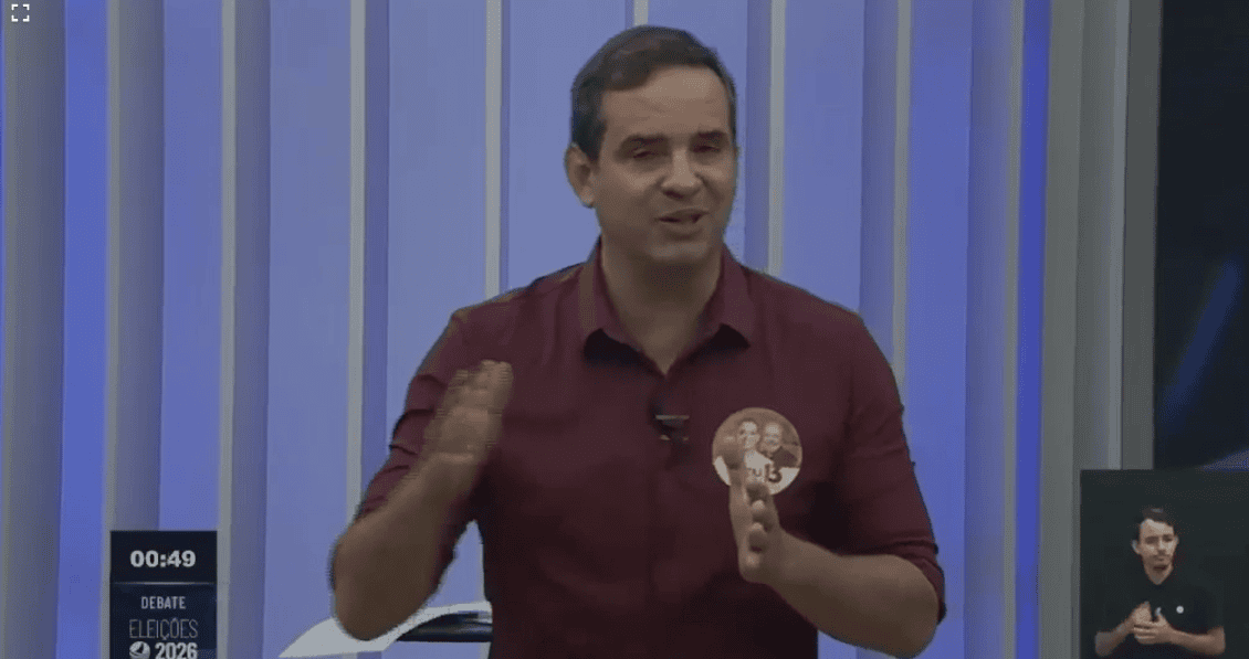 Leia mais sobre o artigo Com propostas sólidas e confronto incisivo, Cadu de Lula domina debate da TV Ponta Negra