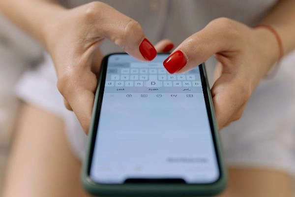 No momento, você está visualizando Homem será indenizado em R$ 5 mil após ser alvo de ofensas em grupo de aplicativo de mensagens