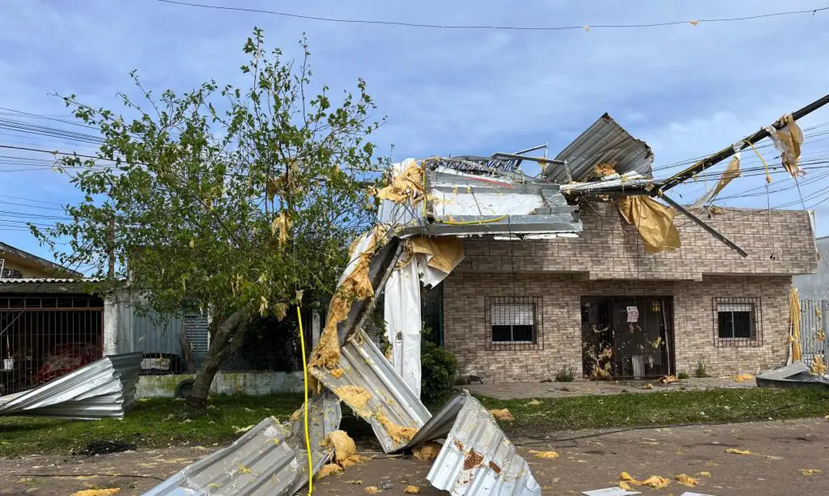 No momento, você está visualizando Temporais em Santa Catarina e Rio Grande do Sul afetam 4,8 mil casas