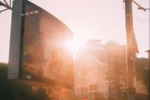 Leia mais sobre o artigo Empresa de combustíveis deverá pagar indenização de R$ 10 mil por uso indevido de imagem em campanha publicitária