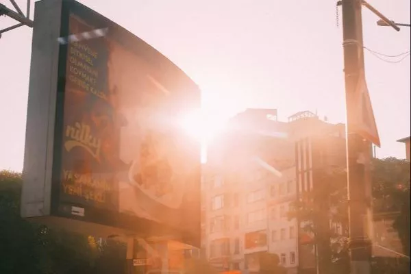Leia mais sobre o artigo Empresa de combustíveis deverá pagar indenização de R$ 10 mil por uso indevido de imagem em campanha publicitária