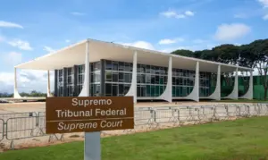 Leia mais sobre o artigo Homem é preso ao tentar invadir a sede do STF em Brasília