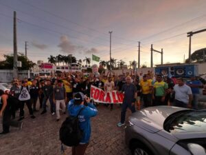 Leia mais sobre o artigo Bolsonaristas de Allyson Bezerra invadem UFRN, criam tumulto e agridem estudantes