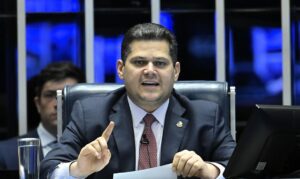 Leia mais sobre o artigo Alcolumbre anuncia sessões para discutir e votar fim da escala 6×1
