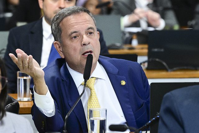 Leia mais sobre o artigo Rogério Marinho, do RN, foi um dos quatro ausentes à votação pelo fim da escala 6×1