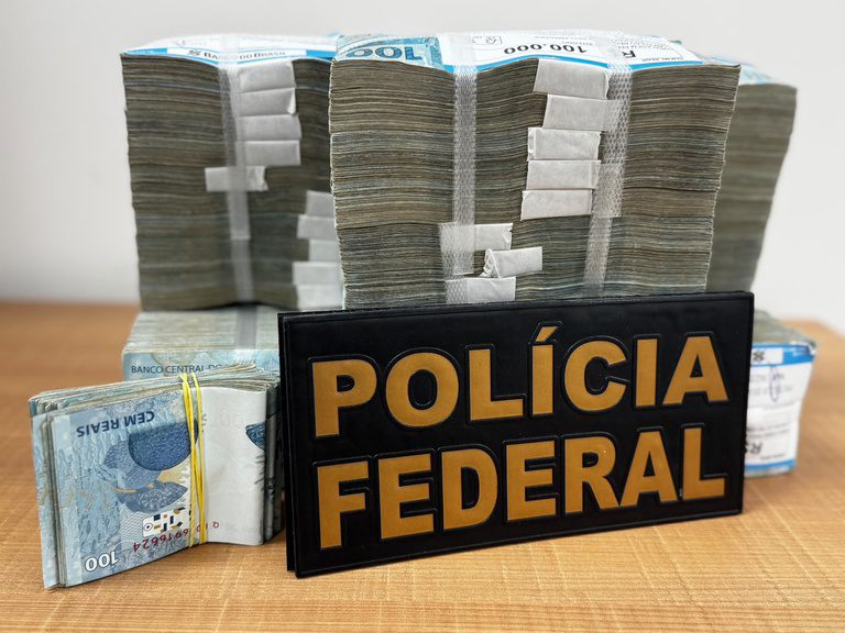 Leia mais sobre o artigo PF apreende meio milhão de reais durante investigação eleitoral em Aracaju