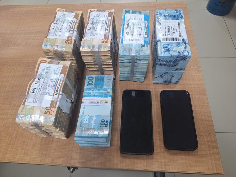 Leia mais sobre o artigo PF apreende R$ 400 mil sob suspeita de uso ilícito em campanha eleitoral no RN