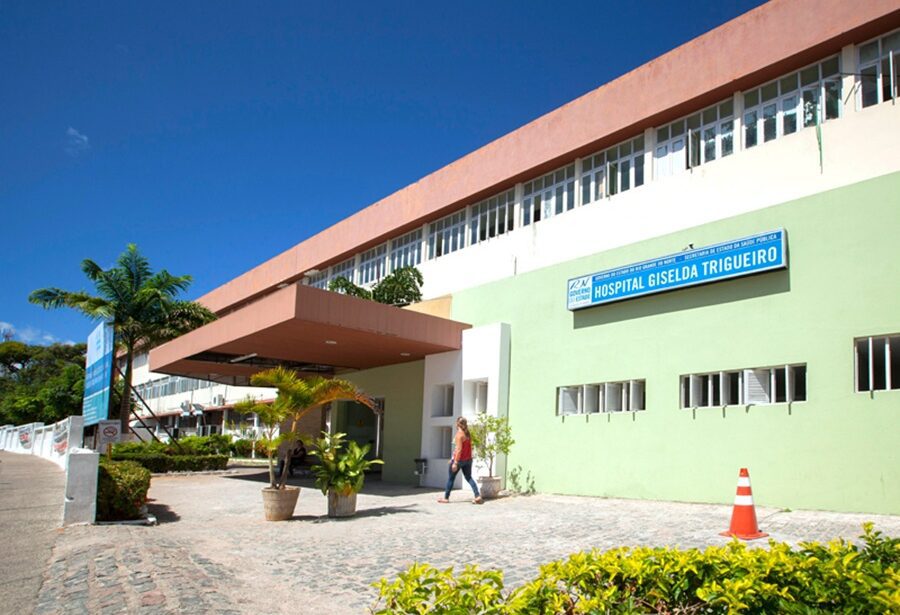 Leia mais sobre o artigo Falha elétrica no Hospital Giselda Trigueiro provoca transferência de pacientes da UTI