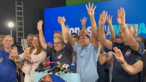 Leia mais sobre o artigo Prefeito de Natal, Paulinho Freire, oficializa apoio a Allyson Bezerra