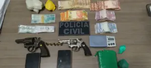Leia mais sobre o artigo Polícia Civil prende três suspeitos por tráfico de drogas e apreende armas em Pedra Grande