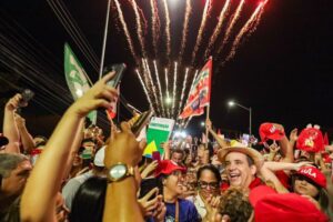 Leia mais sobre o artigo Cadu de Lula comanda grande Piseiro do 13 na tradicional descida do Alto de São Manoel em Mossoró