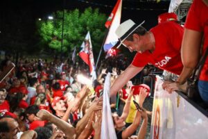 Leia mais sobre o artigo Cadu de Lula comanda piseiro histórico nas ruas de Caicó após intensa agenda no Seridó