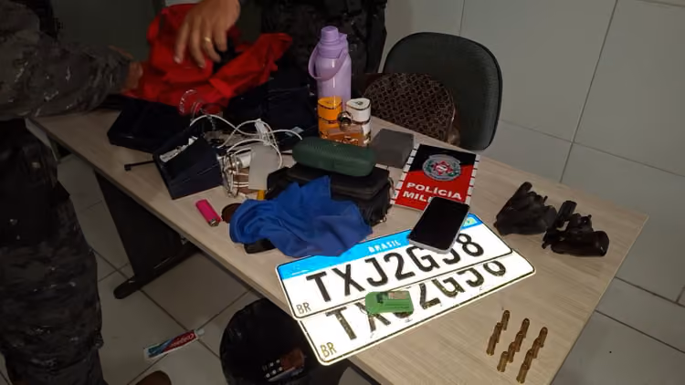 Leia mais sobre o artigo Quatro mossoroenses são presos após assalto a joalheria no sertão da Paraíba