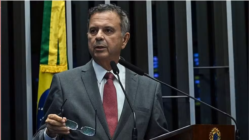 Leia mais sobre o artigo Coordenador de campanha de Flávio, Rogério Marinho é internado em Brasília após ‘mal-estar’