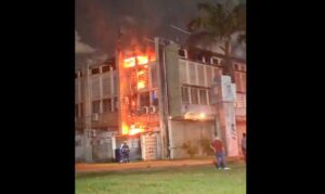 Leia mais sobre o artigo PF vai investigar incêndio na Universidade Federal de Pernambuco