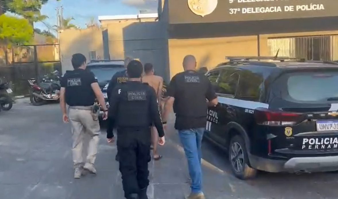 Leia mais sobre o artigo Homem é preso suspeito de divulgar imagens íntimas de mulheres e exigir dinheiro para apagar conteúdo
