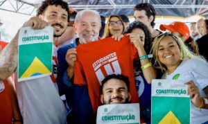 Leia mais sobre o artigo Lula garante versão universitária do “Pé de Meia” caso seja reeleito