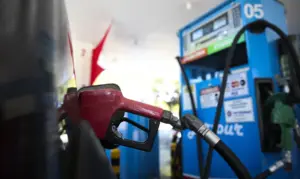 Leia mais sobre o artigo Tributos da gasolina são zerados e subsídios a combustíveis, ampliados