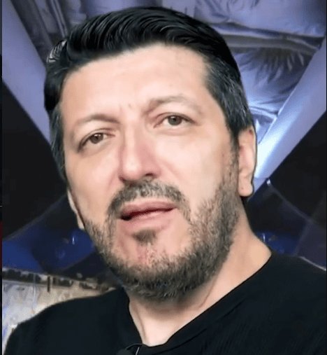 Leia mais sobre o artigo Influenciador Lito Sousa morre aos 59 anos após tratamento contra doença rara