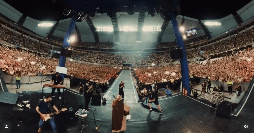 Leia mais sobre o artigo Frei Gilson reúne multidão na Arena das Dunas durante o Bote Fé Natal com Maria